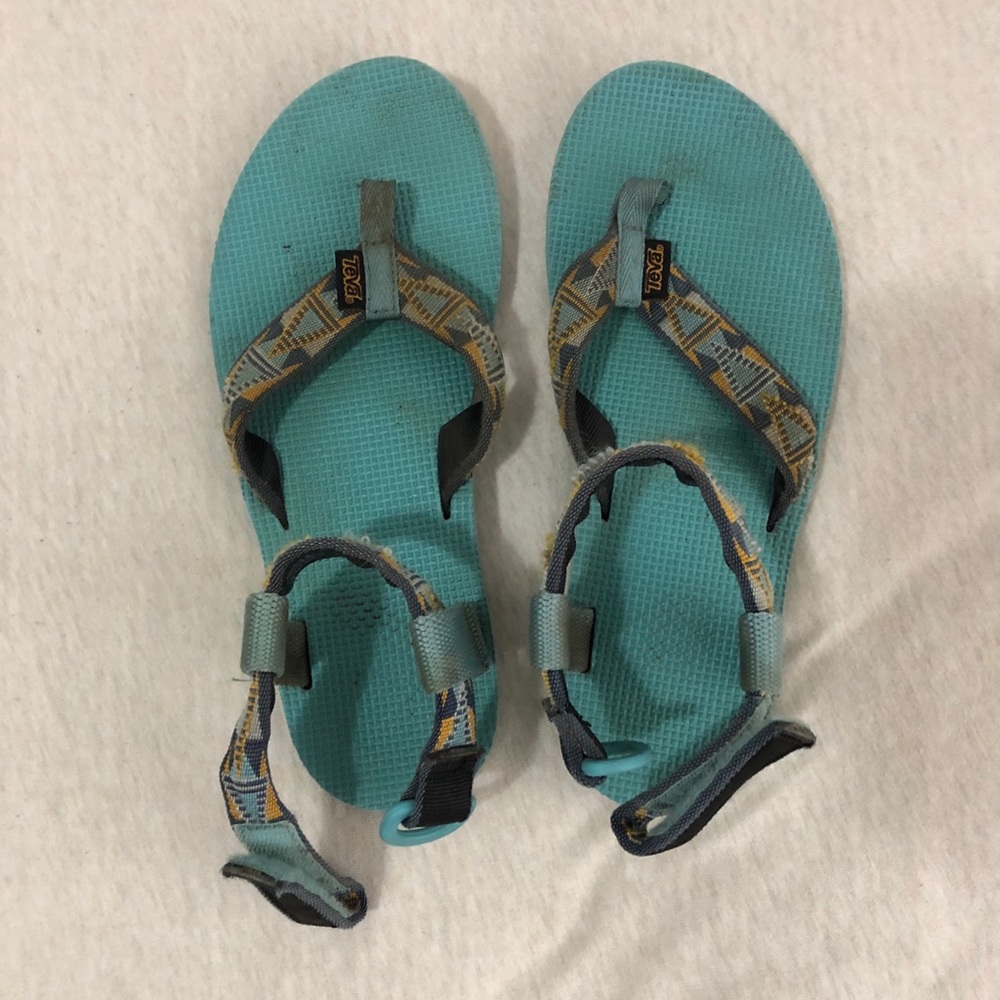 Teva size 8 ankle strap water sandal